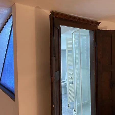 Dream House Center Apartment
